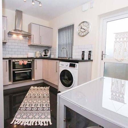 סוואנסי No25-Luxe Living Guest House- 2 Bed-Wifi-Free Parking-City- Beach מראה חיצוני תמונה