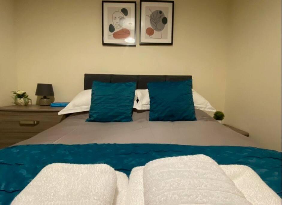 סוואנסי No25-Luxe Living Guest House- 2 Bed-Wifi-Free Parking-City- Beach מראה חיצוני תמונה